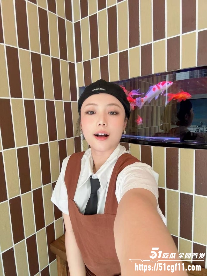 嘉兴甜品店服务员 李舒艳 1 嘉兴甜品店服务员 李舒艳 1