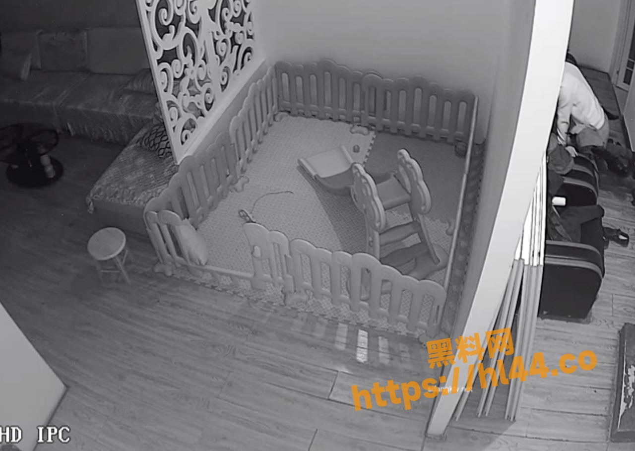 河北某婚纱摄影店女老板长达2年偷情记录曝光！大量的偷腥行为在监控下拍的一清二楚！