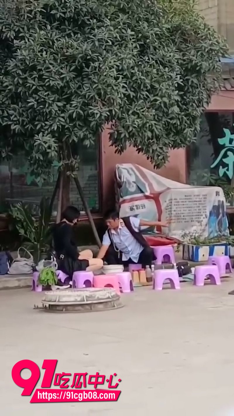 卖假药的把御姐骗的团团转还把逼也摸了奶子也摸了网页素材1 卖假药的把御姐骗的团团转还把逼也摸了奶子也摸了网页素材1