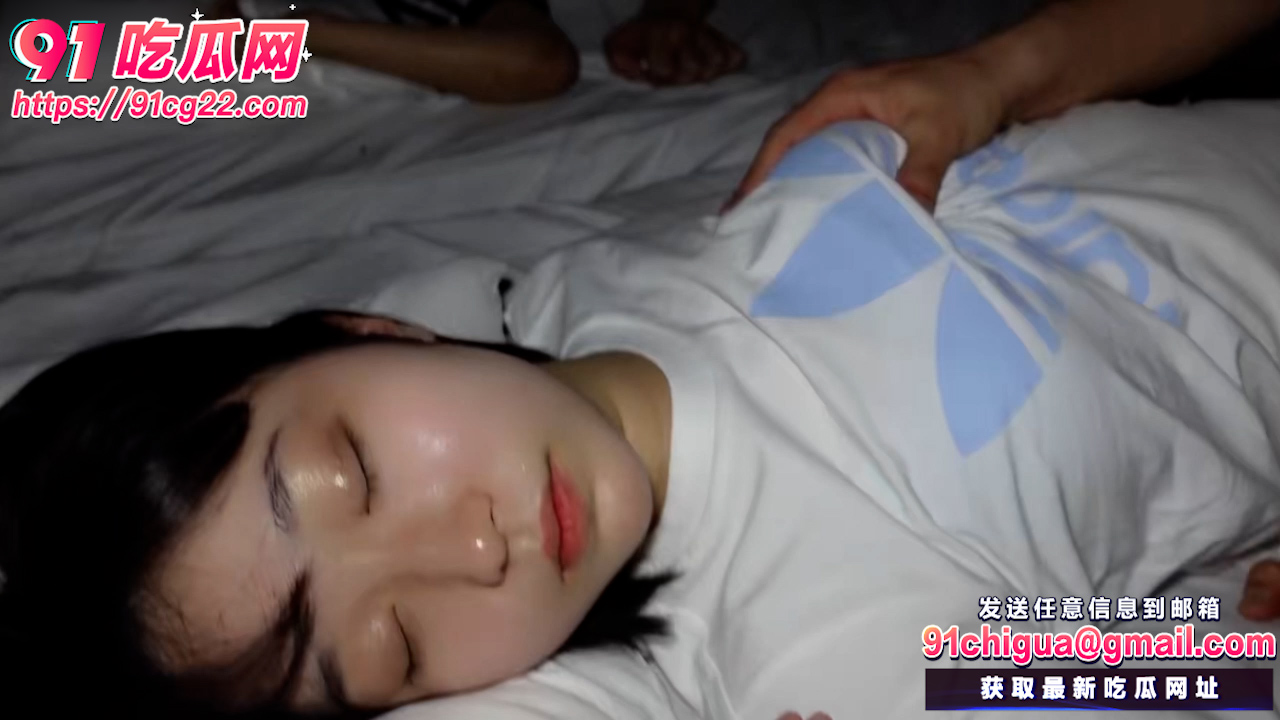 迷奸小奶猫~三姐妹被两男子迷晕带到酒店 遭受非人待遇!