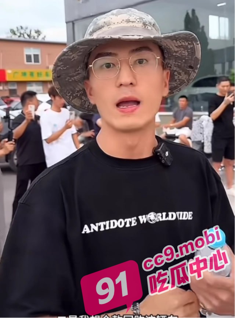曾经火变全网的狂飙兄弟巴比龙 竟然是会所男模 被包养的大姐实名举报!