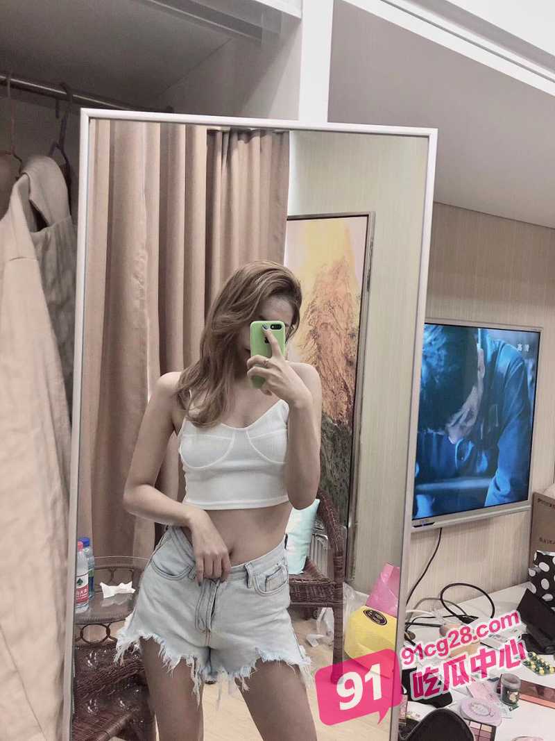 西安反差女友谢怡 分手后遭渣男曝光做爱视频 附微信聊天记录！ 配图2