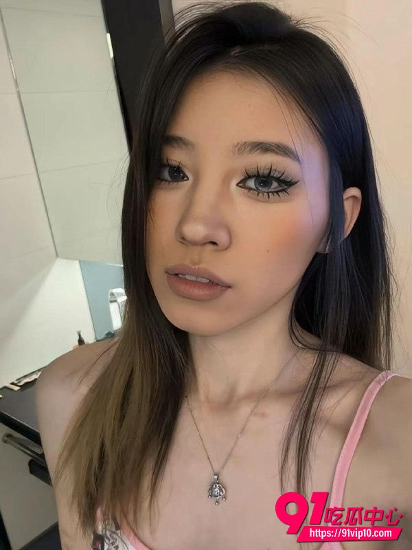 极品大奶欧美范儿网红最新私密资源流出 露脸跪地深喉与情趣装猛插粉穴 最新资源完整曝光!