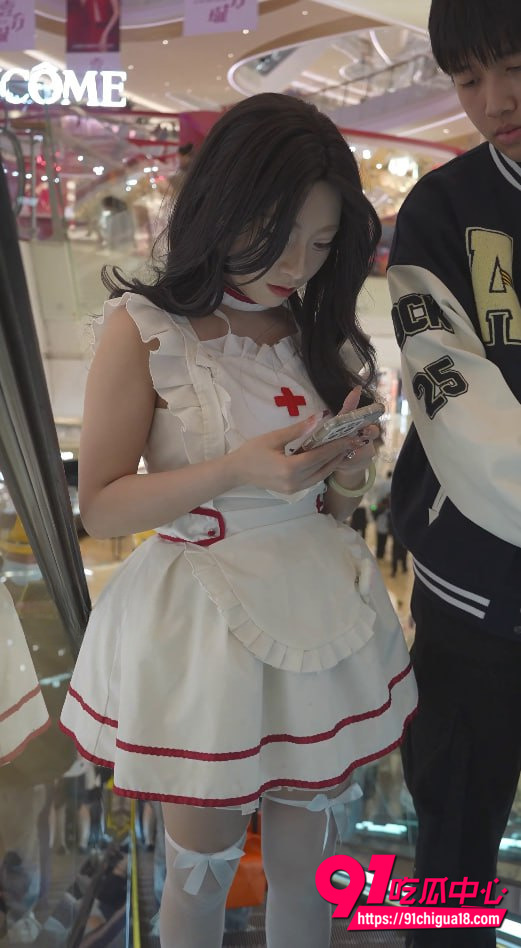 大神商场跟踪抄底制服美女1