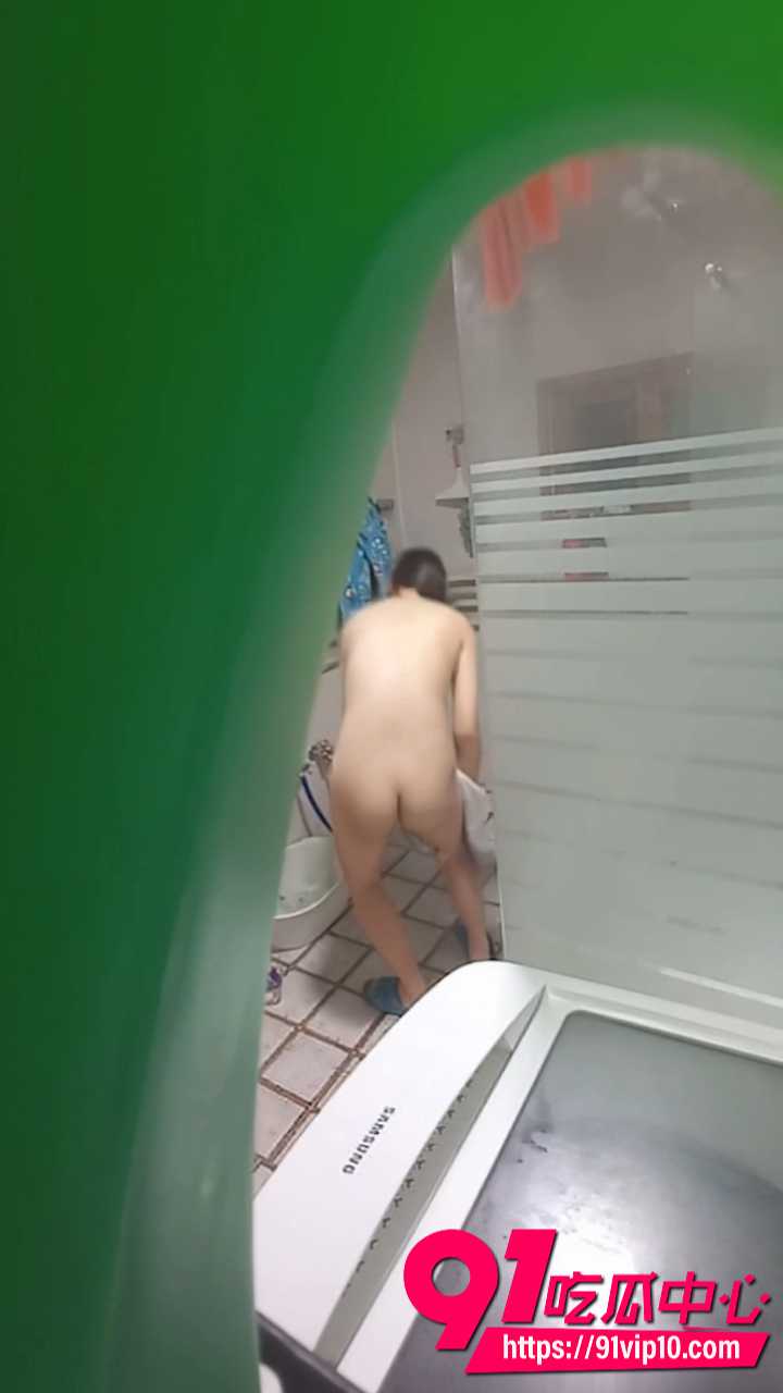 浴室偷拍白嫩少妇洗澡6 浴室偷拍白嫩少妇洗澡6