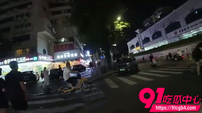 深圳福田城中村 夜探黑暗小巷 按摩SPA推油店一家接一家 黑丝学生服妹子后入啪啪浪叫连连实况5