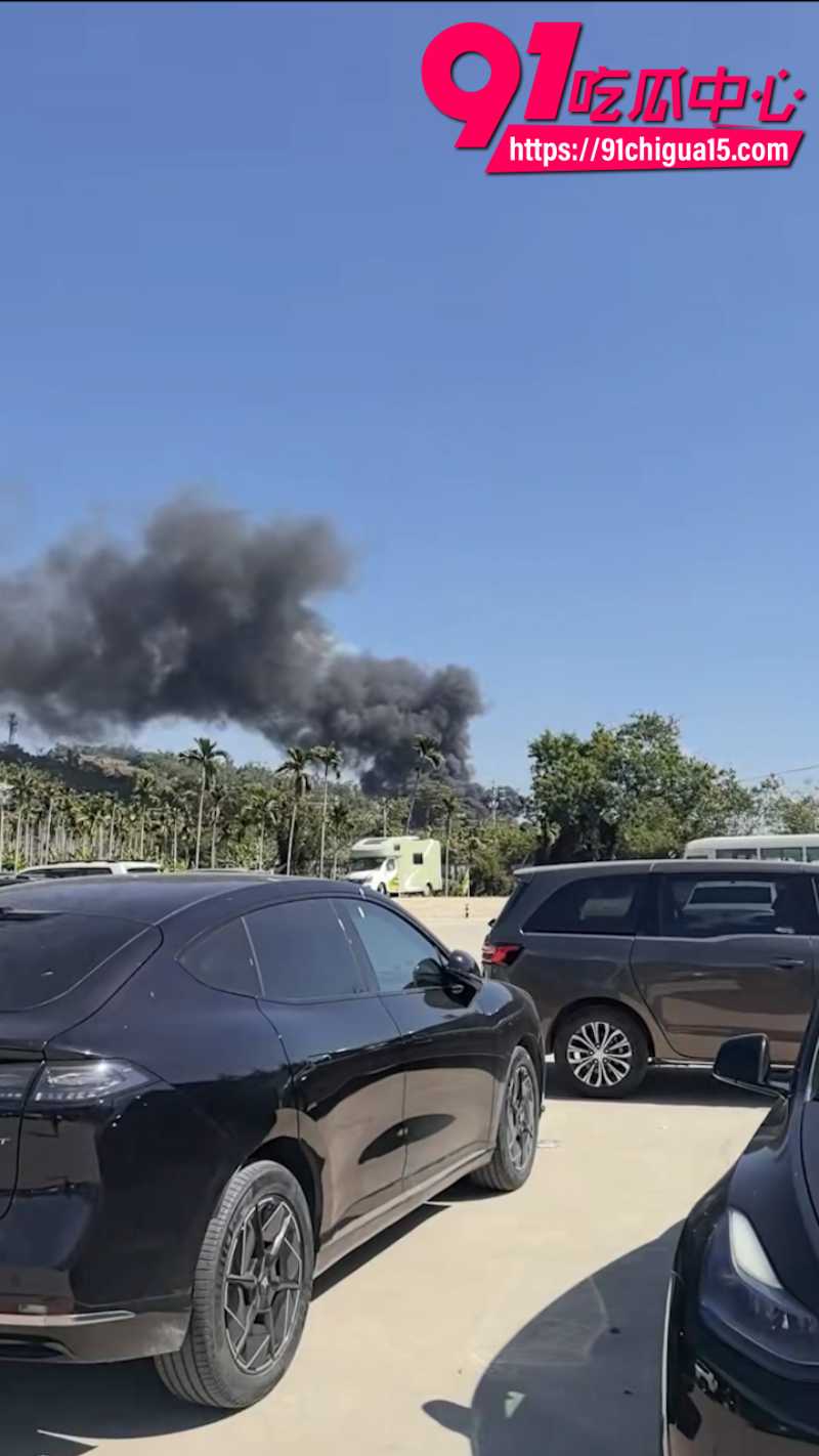 海南三亚凤凰国际机场附近某停车场发生特大火灾12 海南三亚凤凰国际机场附近某停车场发生特大火灾12