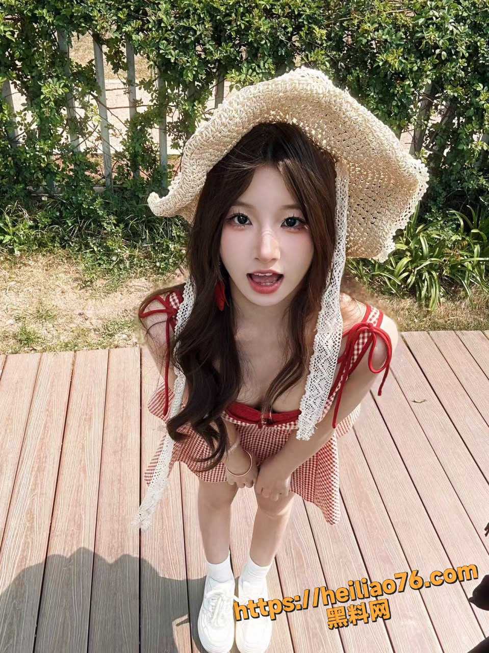 顶级网红御萝双修女神 终究还是给金主当了泄欲母狗 狗链套脖子里滴蜡调教
