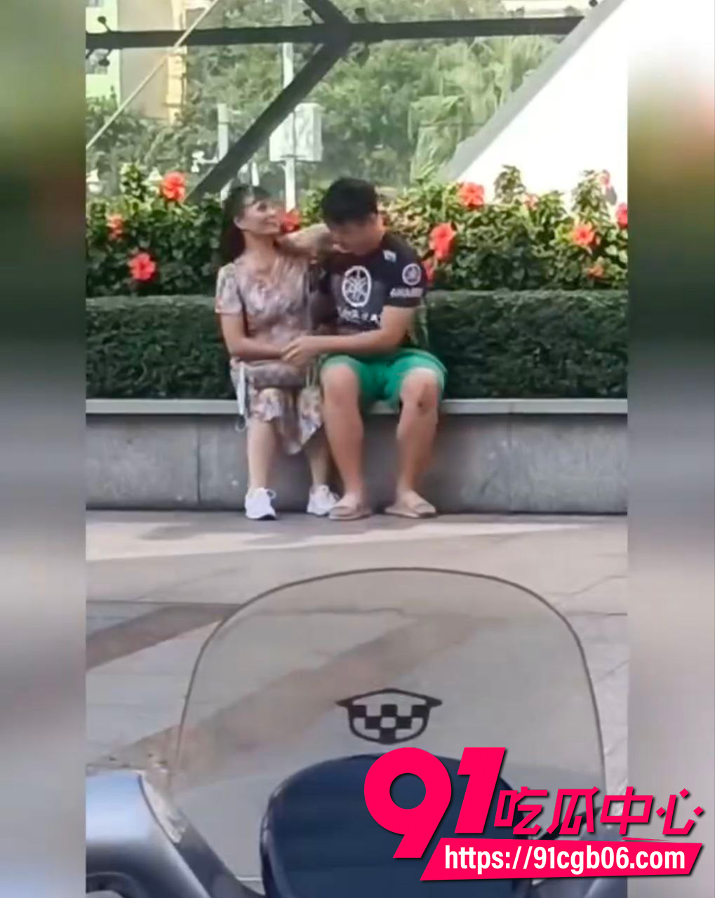 不想努力的小伙与饥渴的阿姨1