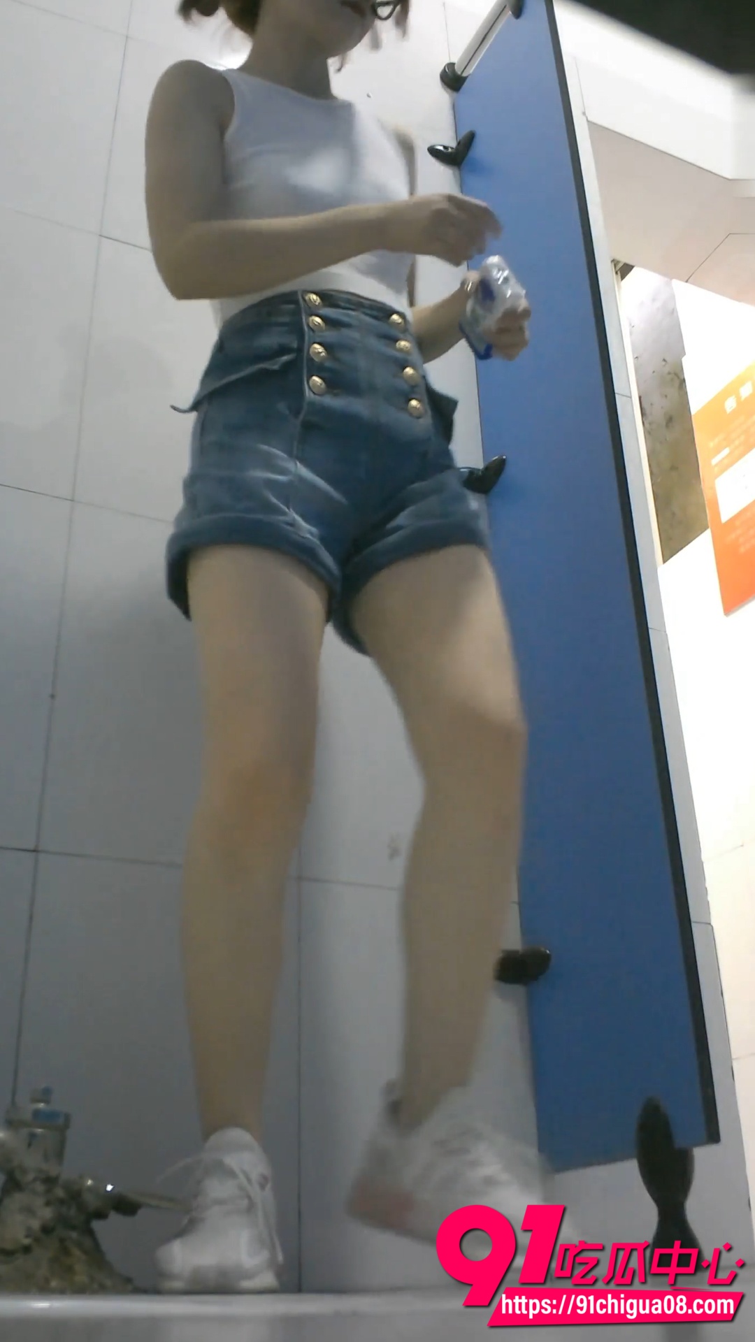 艺校女厕偷拍21 艺校女厕偷拍21