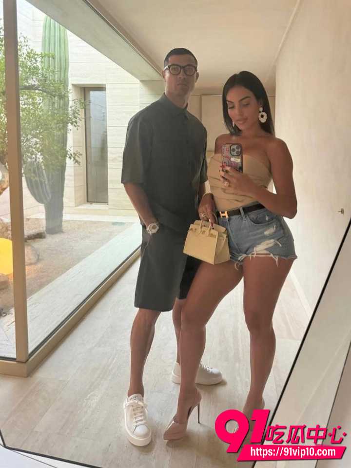 C罗未婚妻乔治娜黑料全曝光11