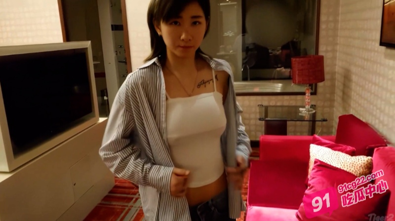 胖Tiger约炮21岁高冷学生妹 “妹子你要是被逼的 你就眨眨眼” 配图