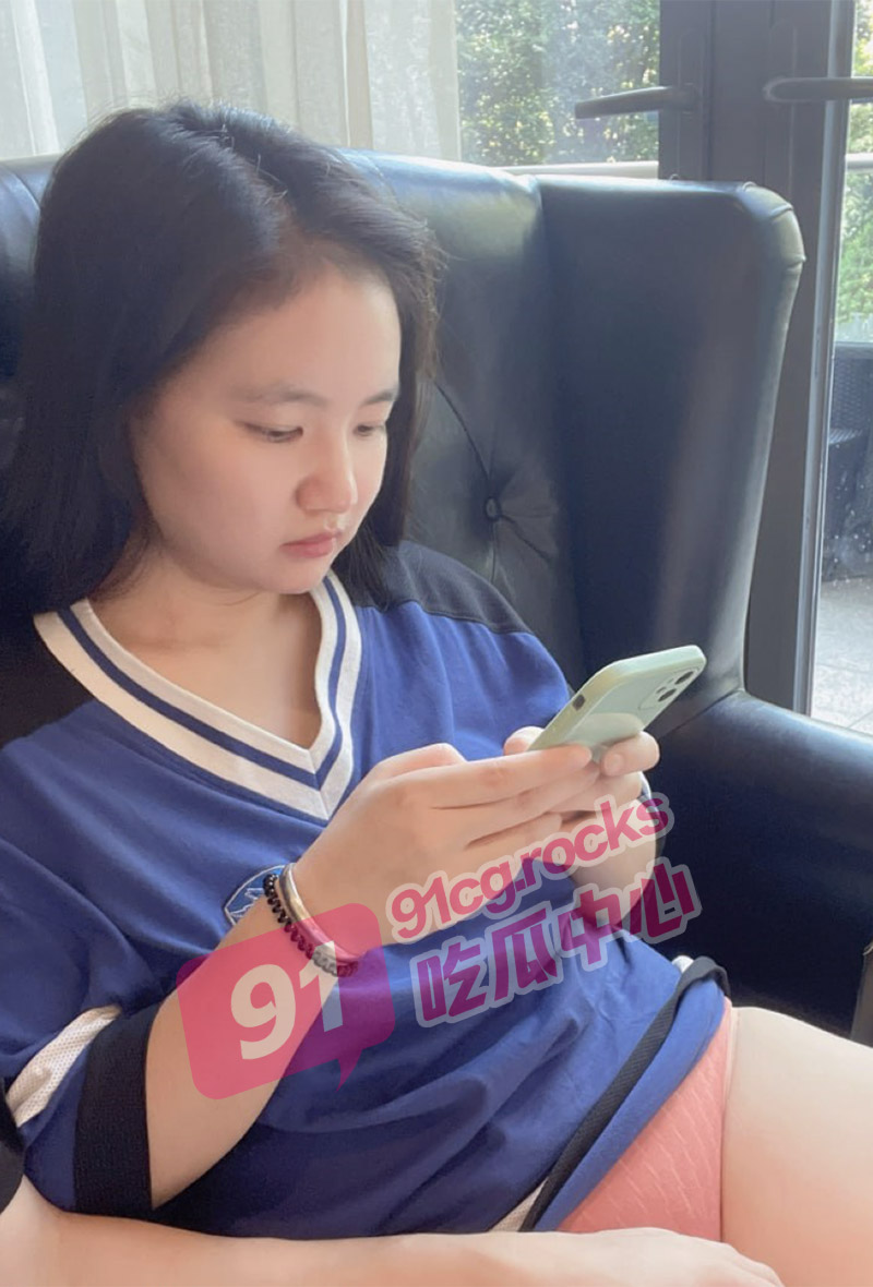 【顶级绿帽】广东白皙大奶美骚妻雅雅 商场户外露出3P超刺激!