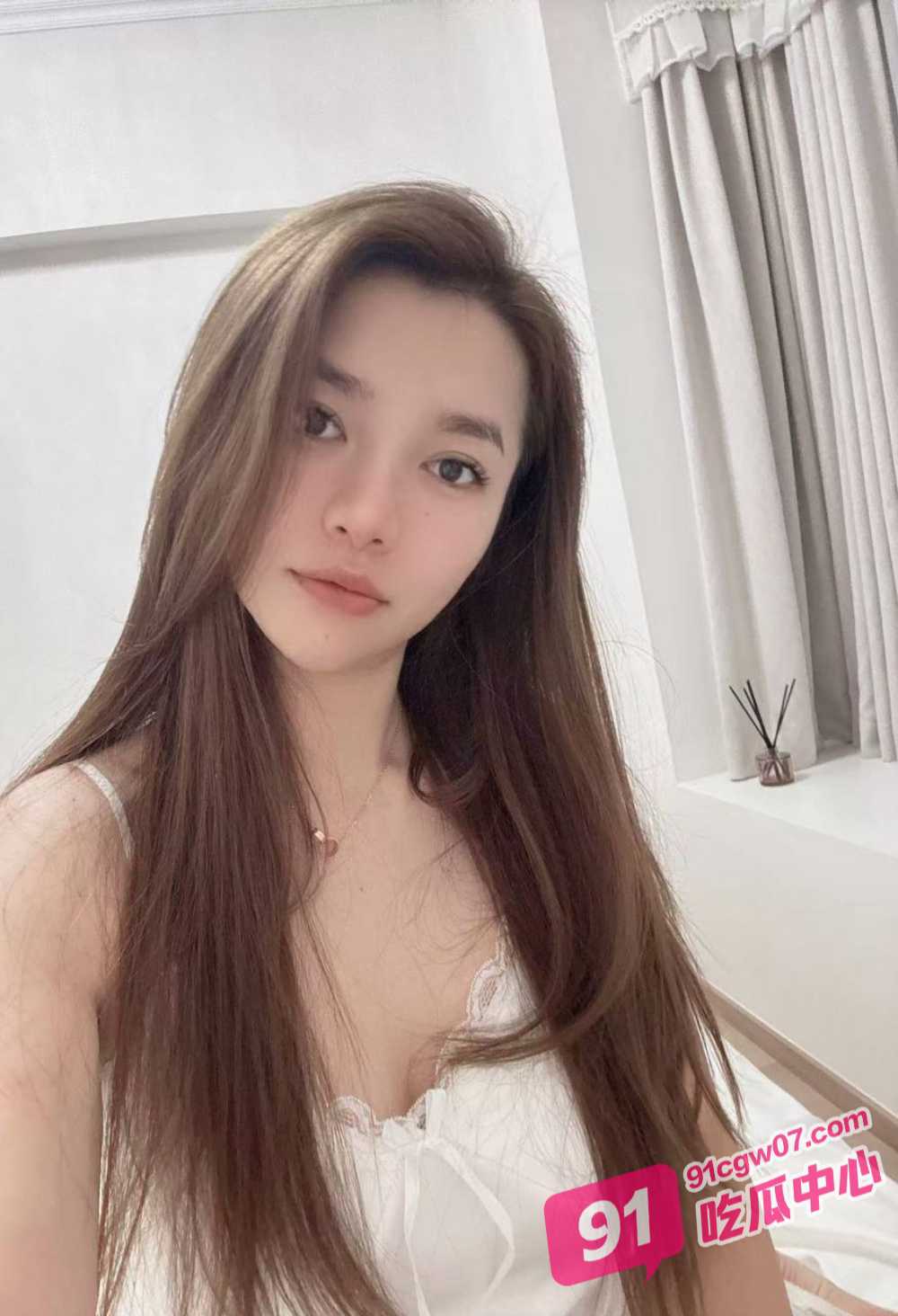 深圳北海粤宴航盛店 巨乳老板娘 陈英梅 为了抢生意竟发裸照勾引老顾客! 配图9