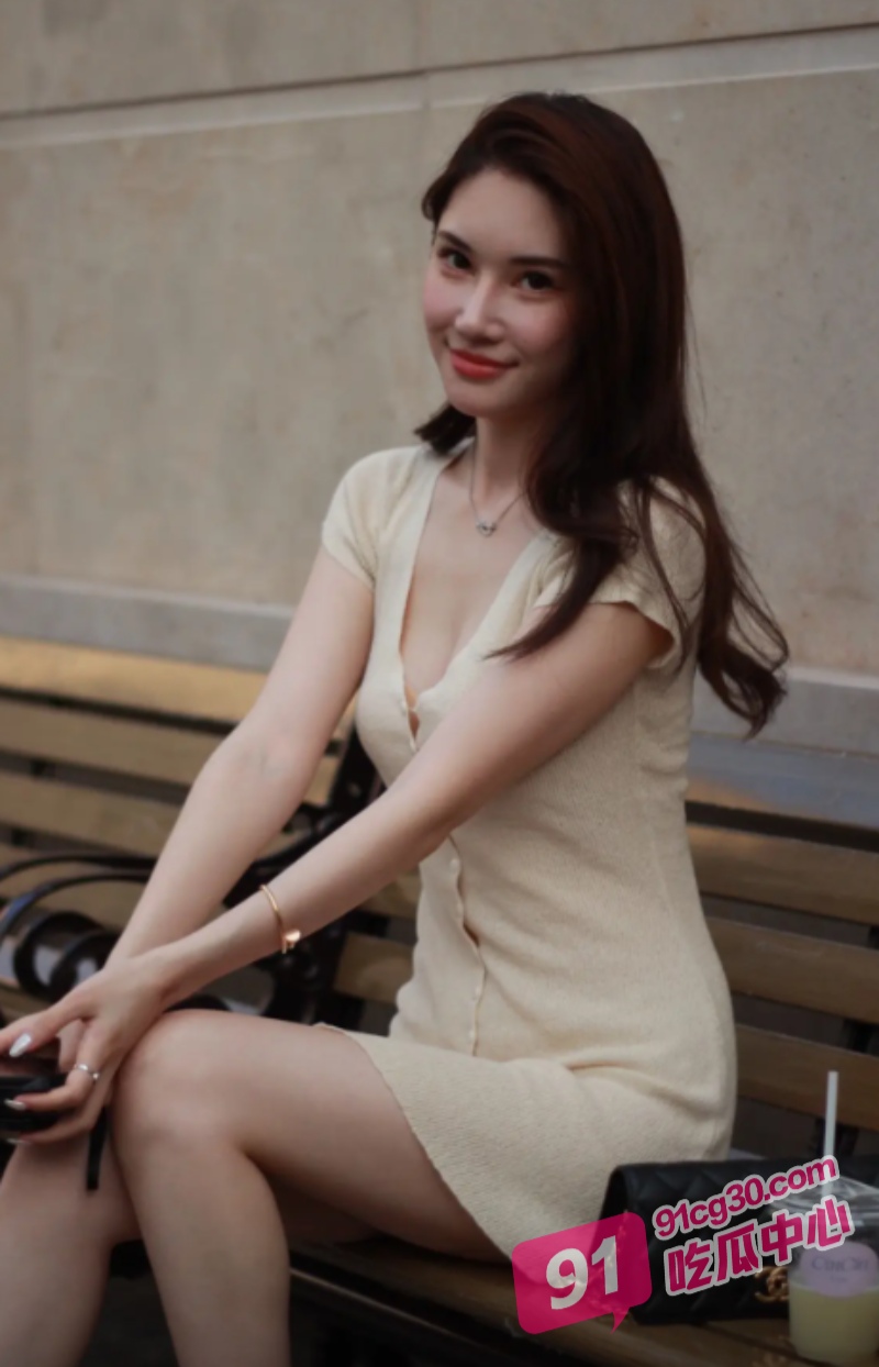 郴州婊子周梦梅敏感型骚货 次次约次次一碰就叫 阴道超短一插到底!
