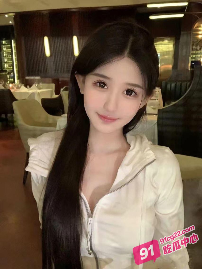 汕头大学约炮门！大一学妹出轨体育生 视频偷拍遭贩卖！ 配图