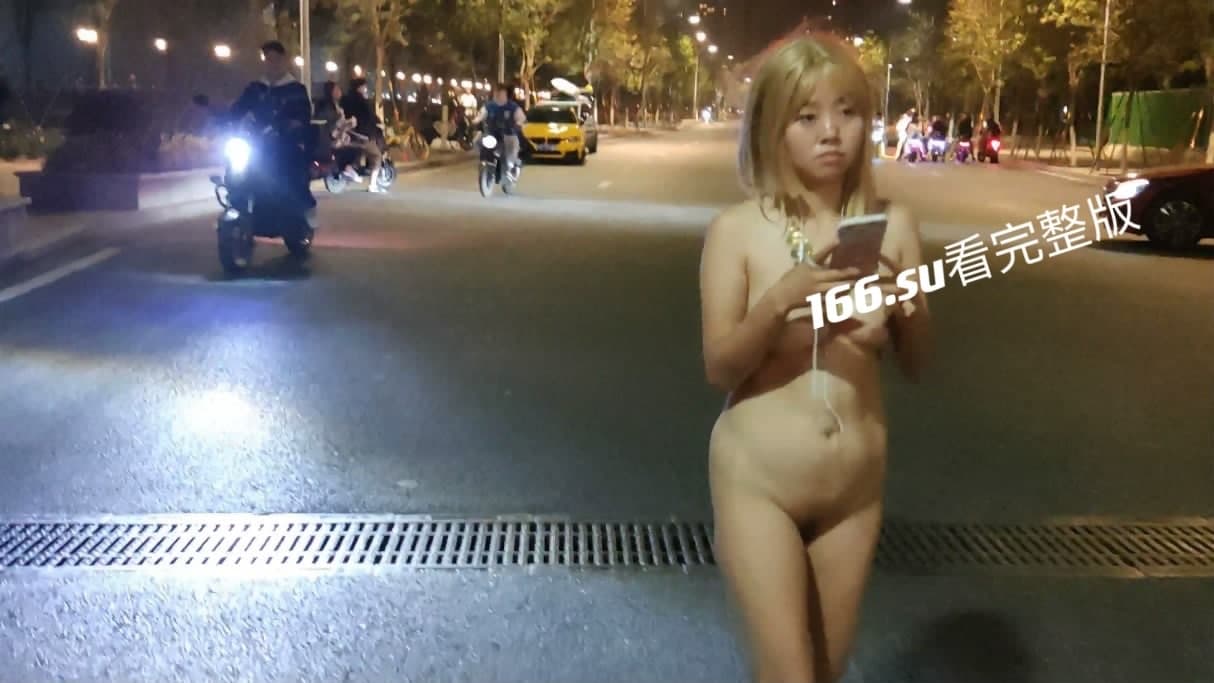 广州美女婷婷街头露出漫步引不少骑行变态佬尾随拍照严重扰乱社会秩序 配图4