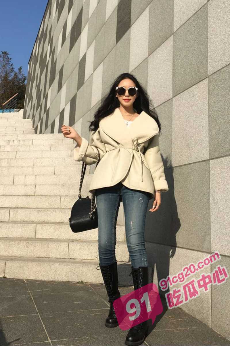 丰满人妻遭渣男偷拍做爱全过程 新婚当日视频就传遍朋友圈！ 配图