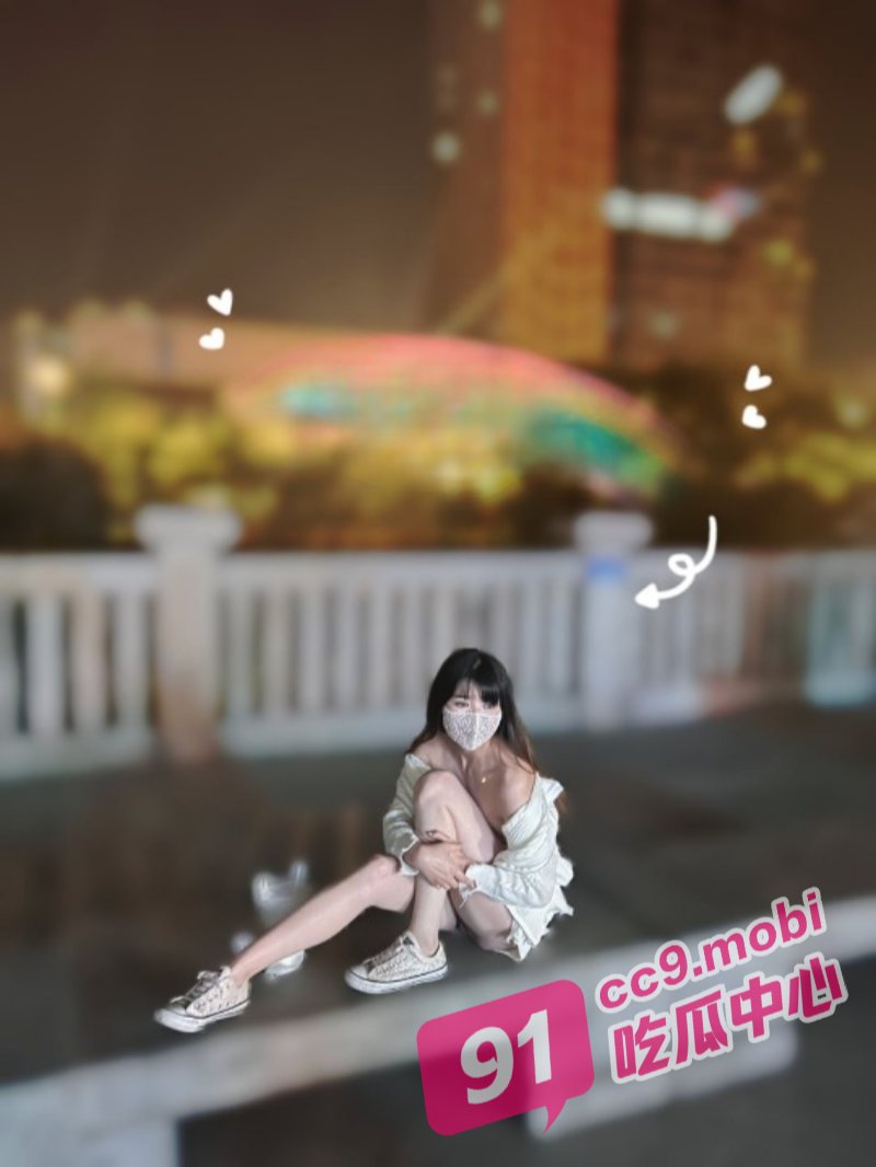 这样的网红你见过吗？推特网黄小喵呜多P名场面 前面吃着屌后面操着逼！