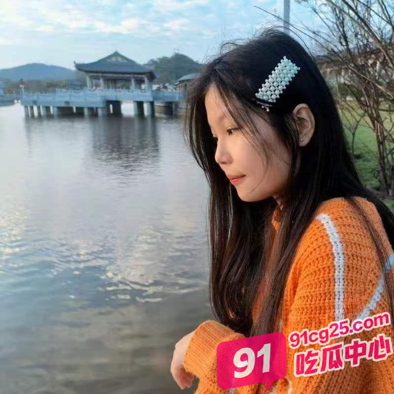 泉州师范学院胡琼月 清纯学妹有着粉嫩白虎 出租屋被无套调教！ 配图2