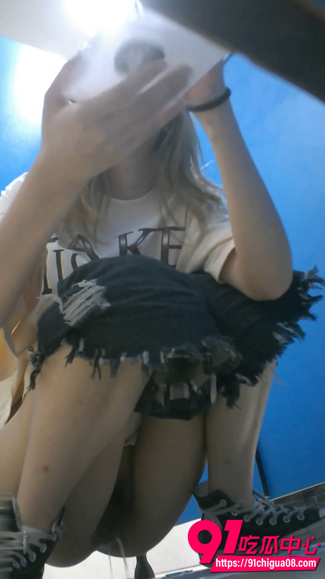 艺校女厕偷拍61 艺校女厕偷拍61