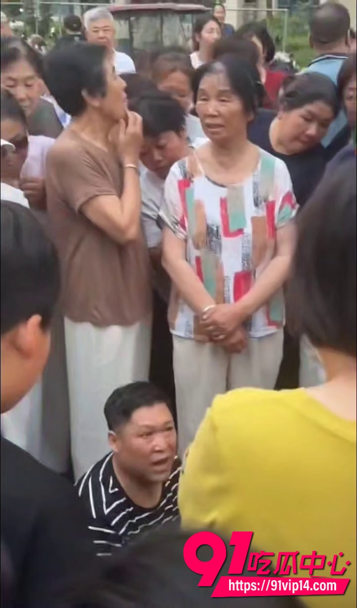 河北容城榆梅苑小区 闺蜜一手插足挑拨离婚 现场事件完整视频回顾