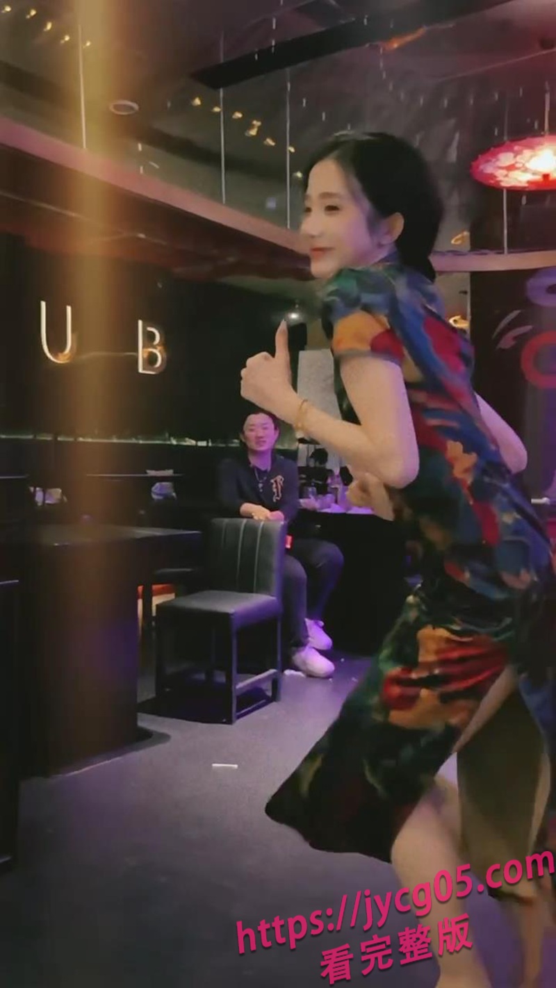 传说中的腿咚！这难度没几年舞蹈功底做不出来！ 配图4
