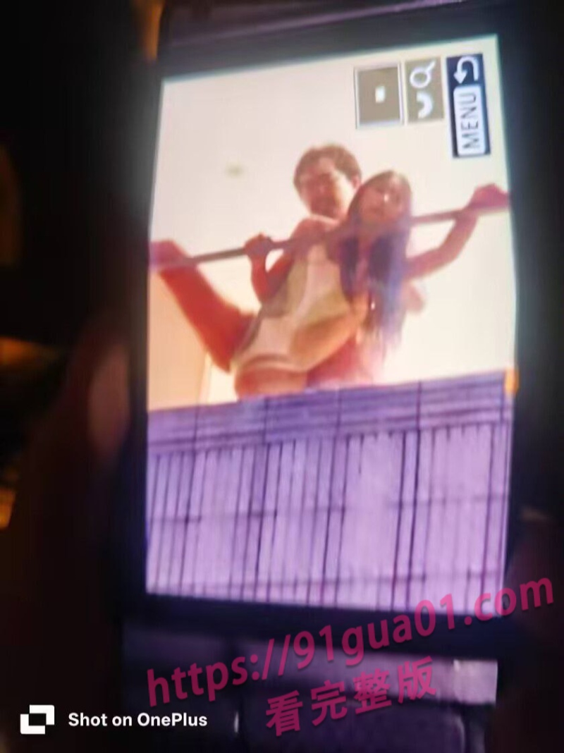 广州萤火虫漫展上演惊天一幕 一对男女上演春宫大戏 配图3
