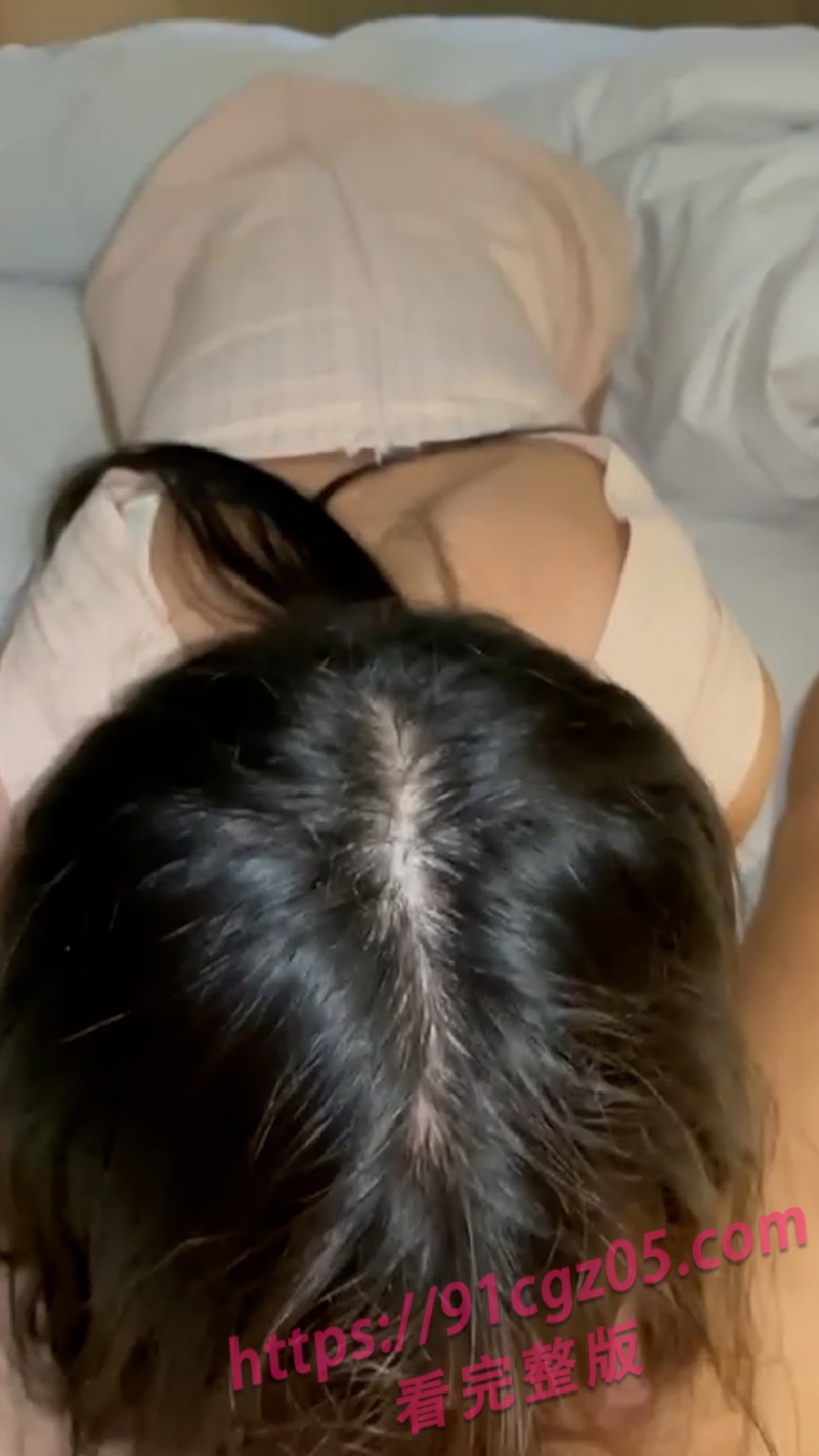 酒店约炮性感身材美女视频 主动口交上位骑乘摇摆 舒适度爆炸！