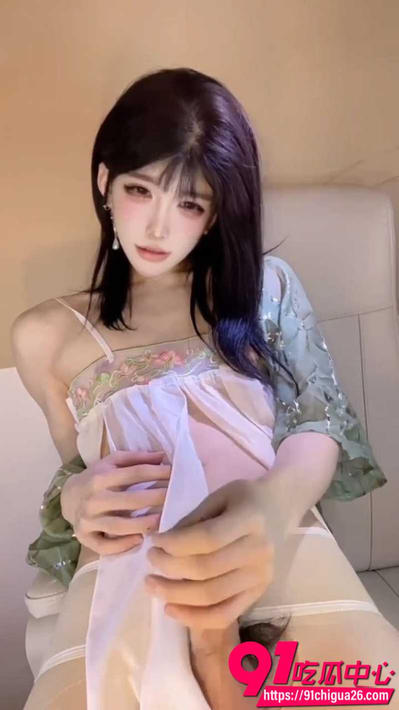 极品伪娘月儿ovo汉服手交3 极品伪娘月儿ovo汉服手交3