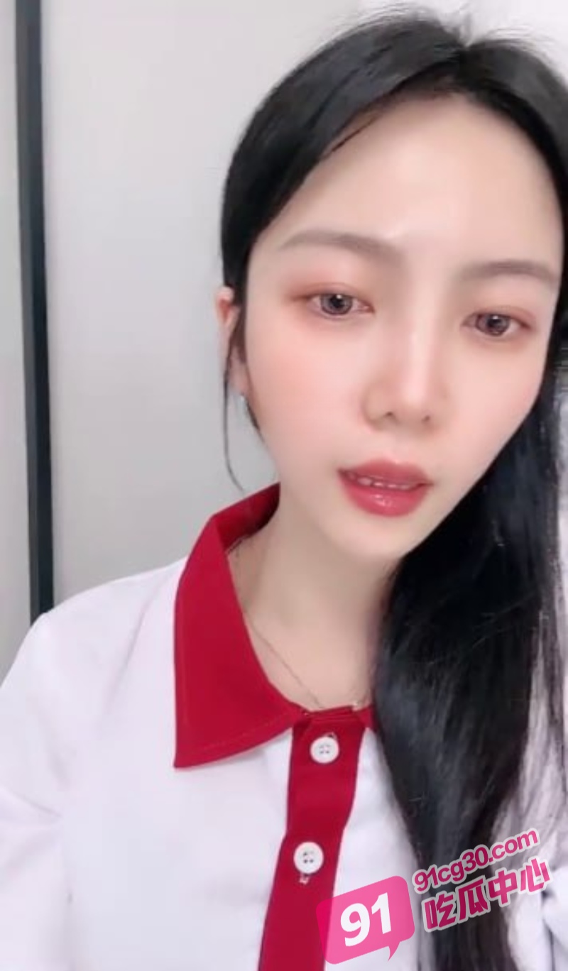 04年性感少女秦烨的神秘直播 青岛娇娃惊艳网友 掰穴完美呈现粉嫩私处！ 配图5
