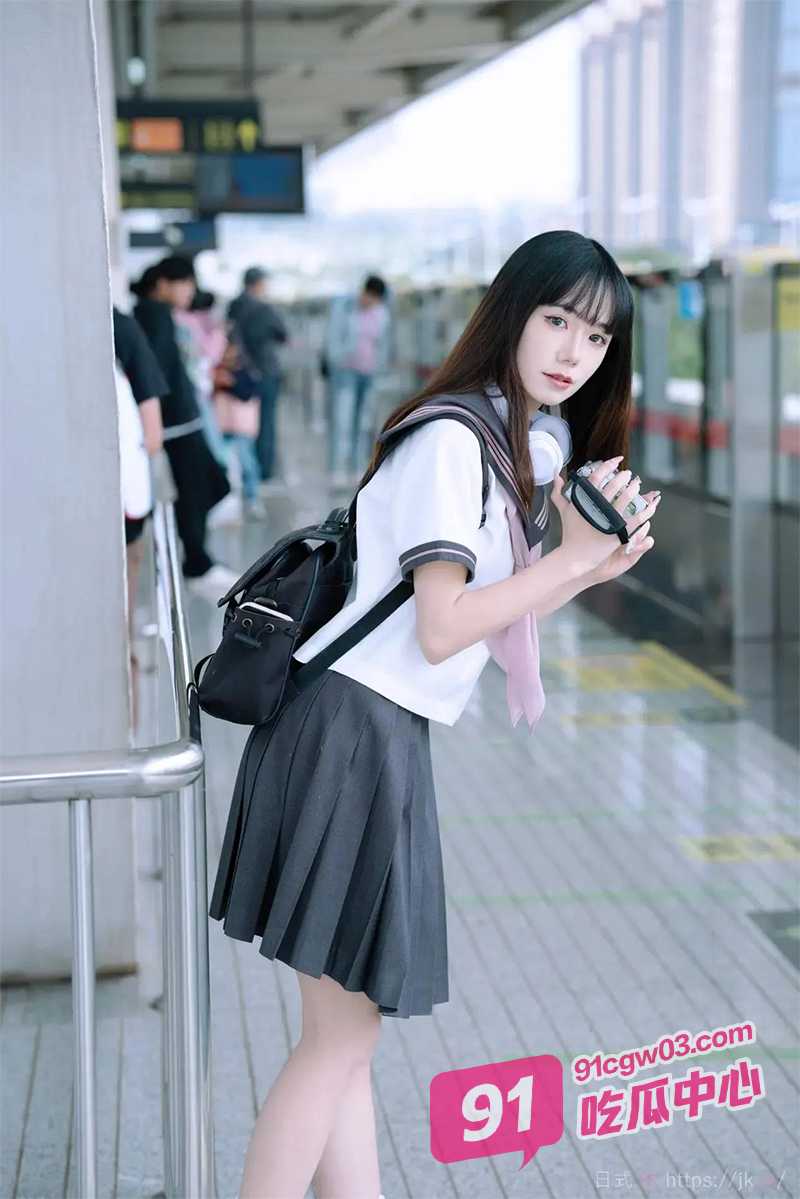 双马尾JK萝莉天花板 一个小熊背包就被金主到带回家 粉嫩JK我都舍不得操！