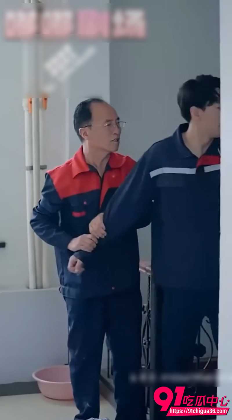 每日擦边短剧 淫荡美女厂妹不要跑全集完整版 工厂老油条赌牌输人！