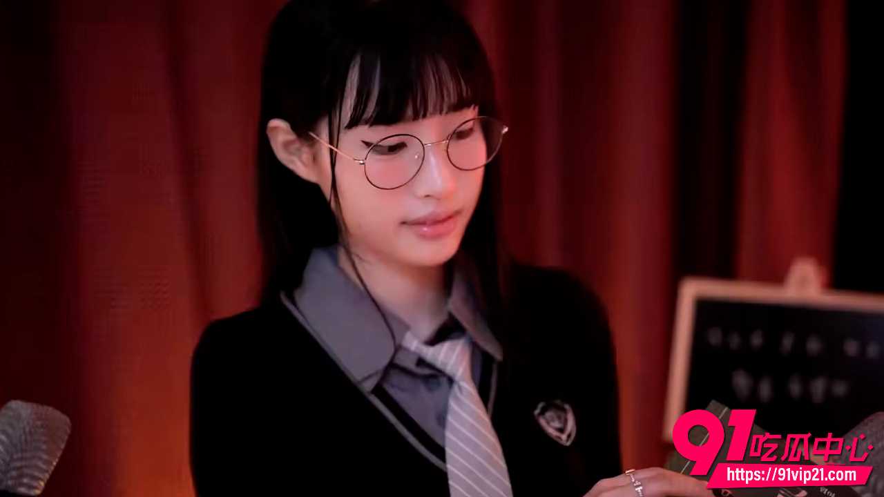 ASMR博主Crystal 1 ASMR博主Crystal 1