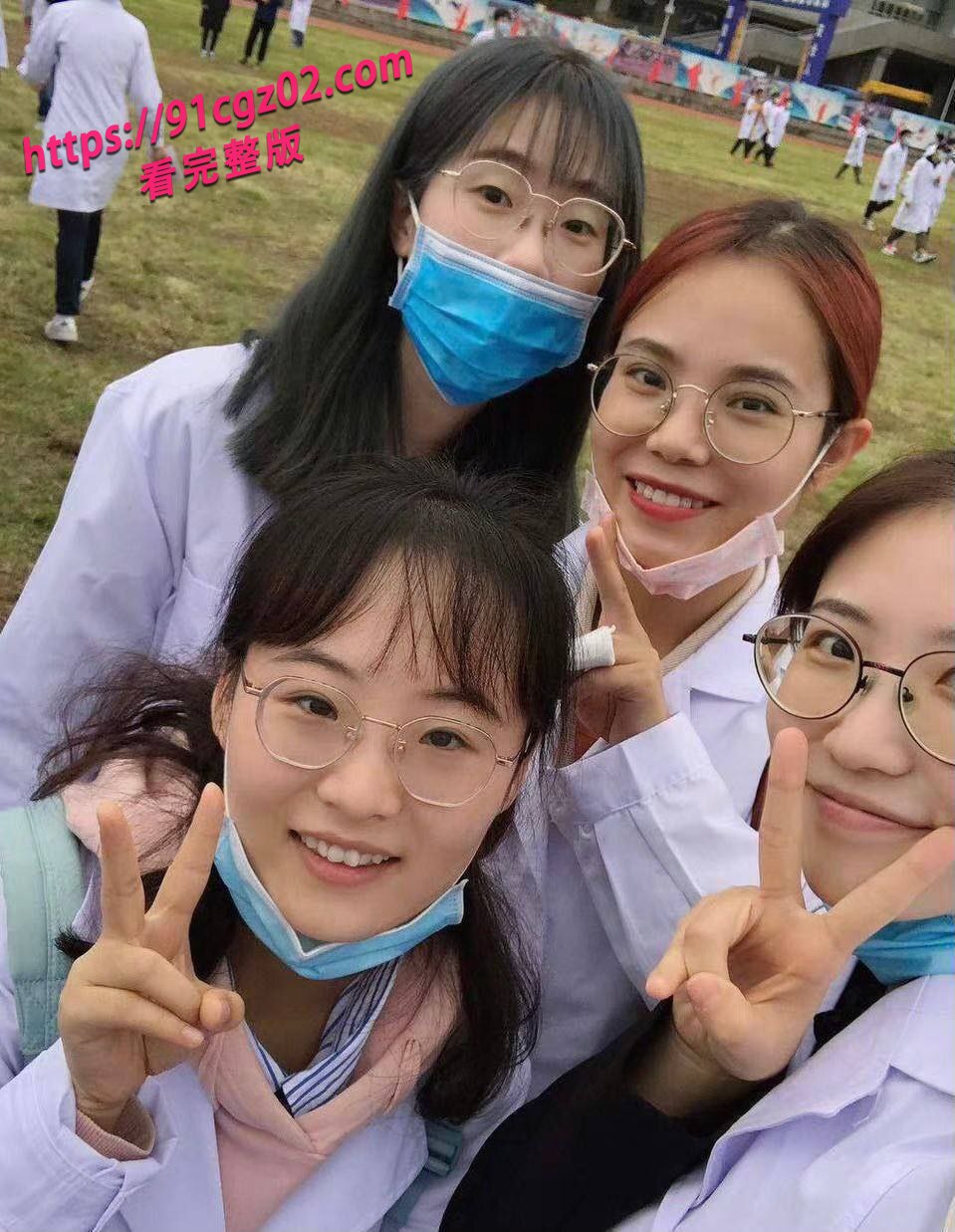 外表清纯内心火热?辽宁医科大眼镜妹私拍视频曝光人设败露
