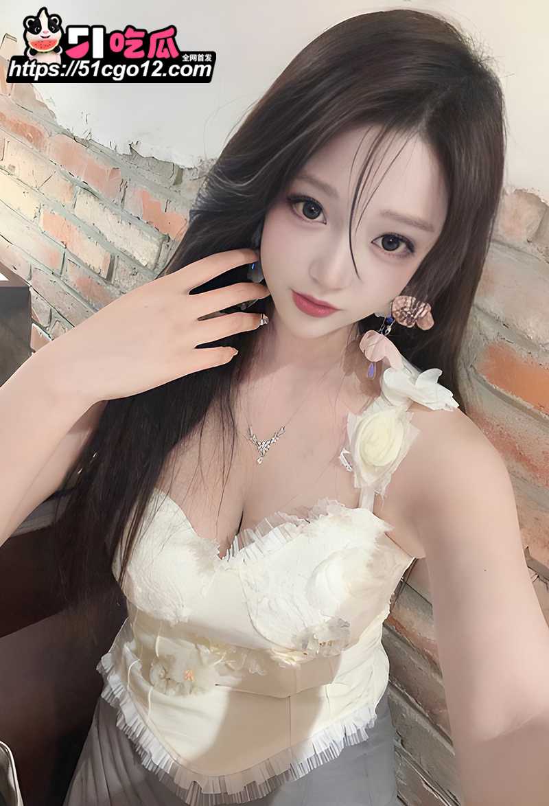 那些年操过的咯咯哒 郑州嫩妹主播 颜值漂亮纯天然大奶 女上位功力堪称无敌