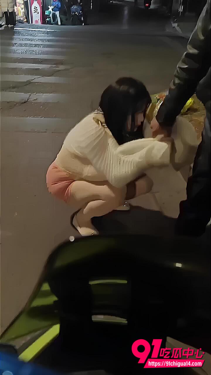 巨乳男娘卖淫被识破1 巨乳男娘卖淫被识破1