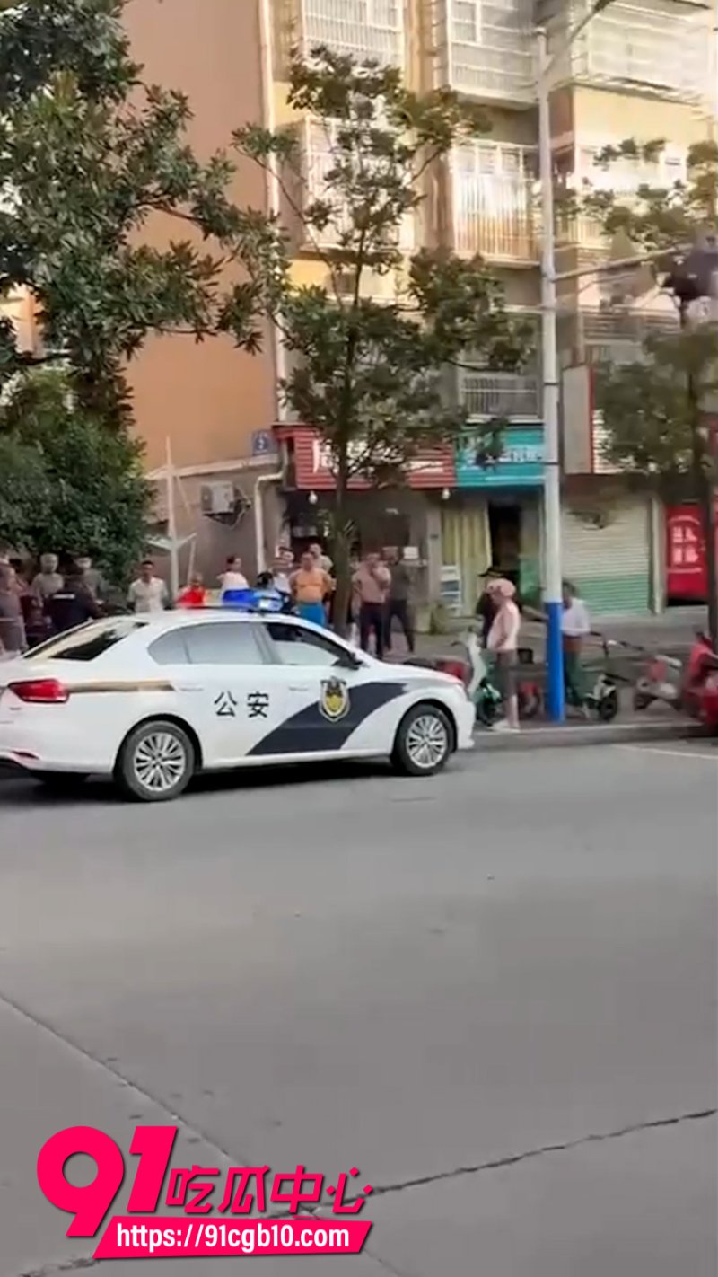 章柃小区已婚少妇偷情被原配老公抓奸直接把捅死9 章柃小区已婚少妇偷情被原配老公抓奸直接把捅死9