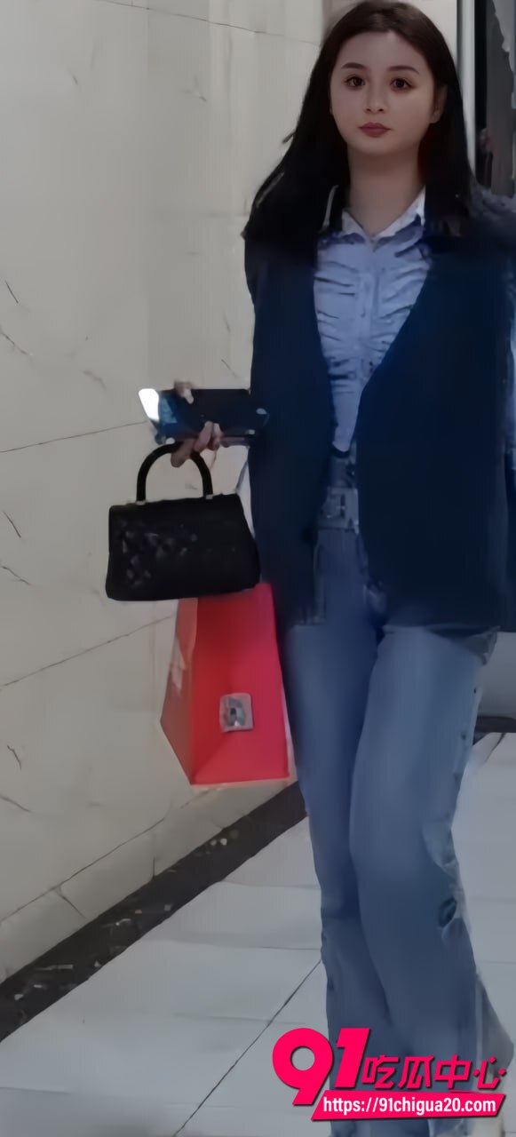 大神偷拍女厕美女放尿视频4