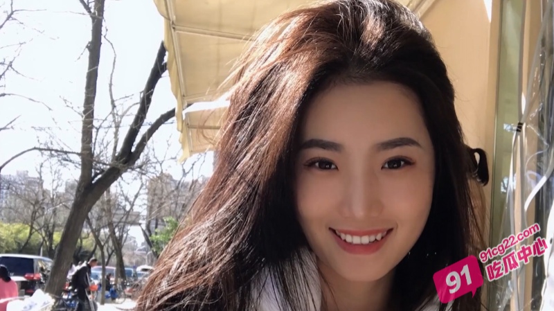 北京嫩模瑶瑶 厨房边做饭边玩逼啪啪 高潮喷水视频被挖出!