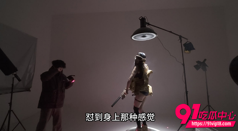 童颜巨乳福利姬八木芽子 顶级诱惑写真福利 巨乳翘臀摆出各种撩人姿势 高清一线天特写!