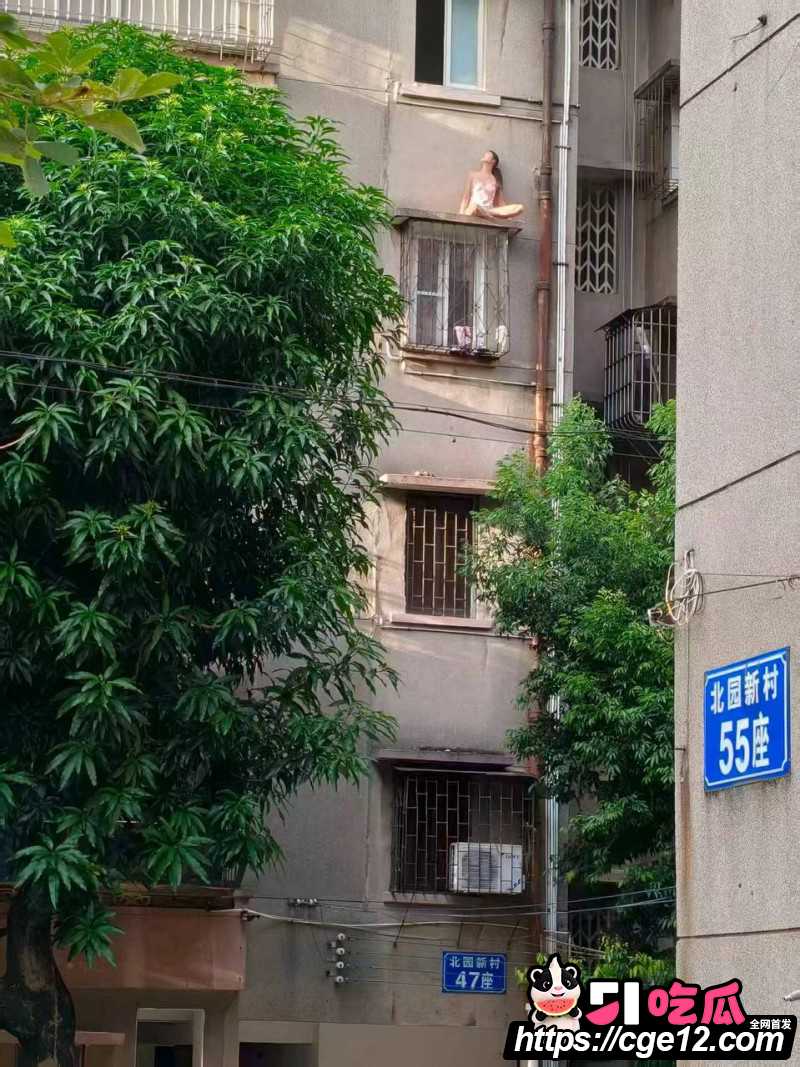 广东江门新会北园新村卖淫女跳楼求真爱09