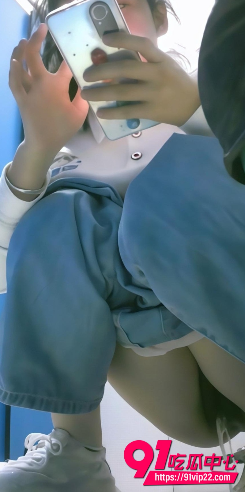 商场蓝门女厕7