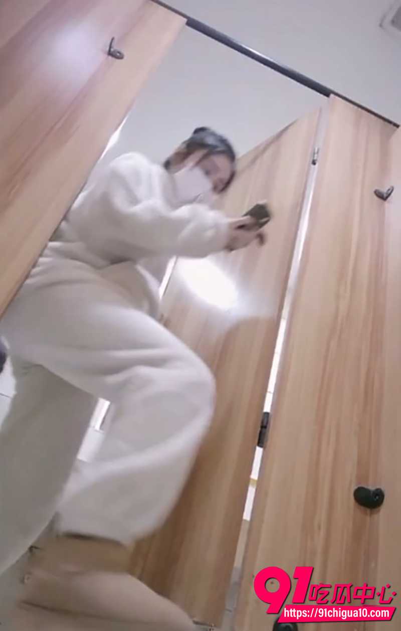 精品女厕后景偷拍 5 精品女厕后景偷拍 5
