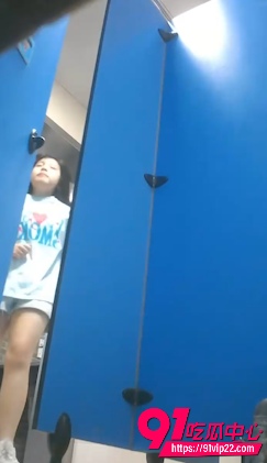 商场女厕全景偷拍最新流出 隐藏摄像头完整记录多位美女上厕所 学生妹御姐私密瞬间全暴露