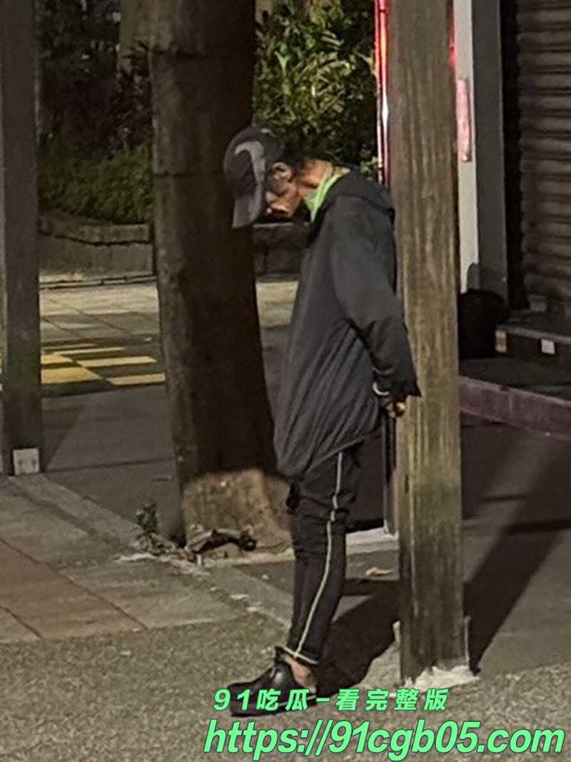 台北松山区 徐姓男子半脱裤子逼近丢垃圾女子 变态男竟公然猥亵女子！
