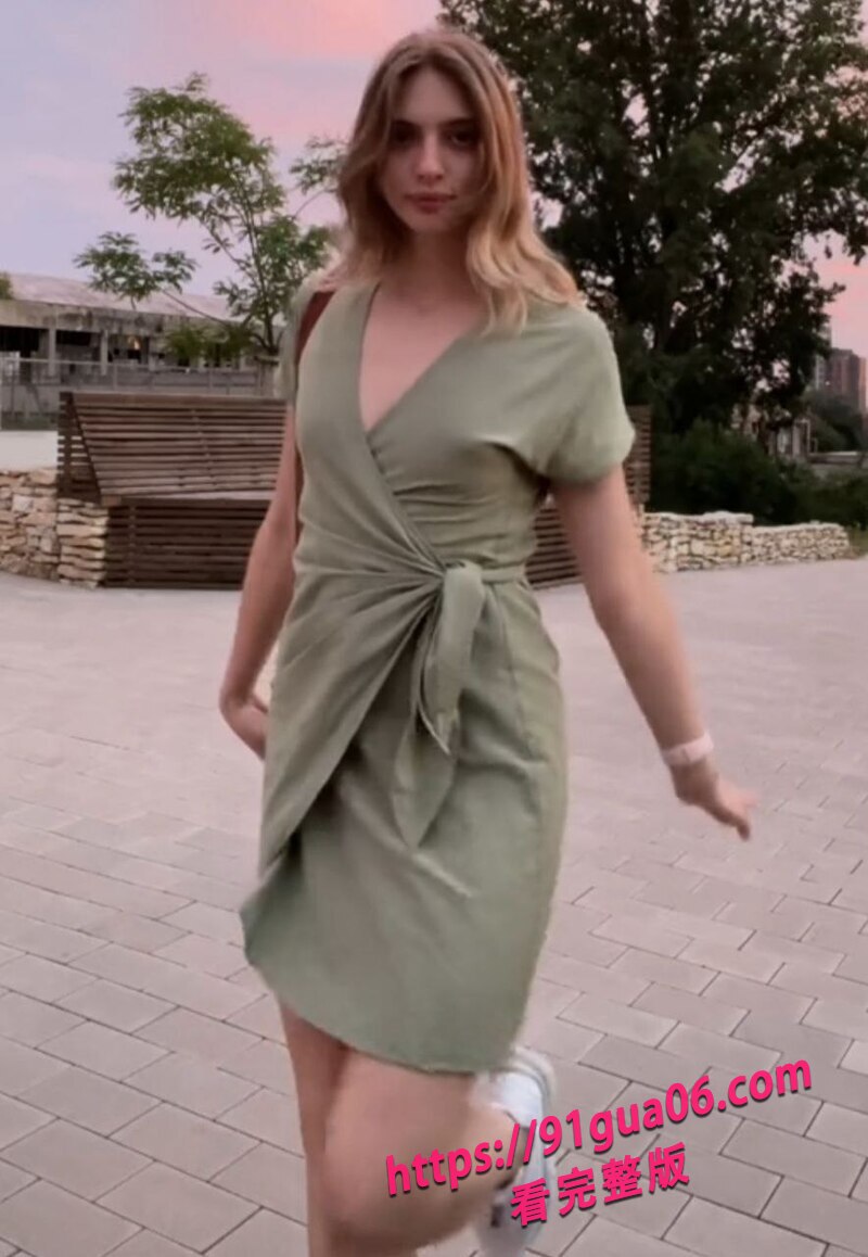 俄罗斯少女户外被侵犯05