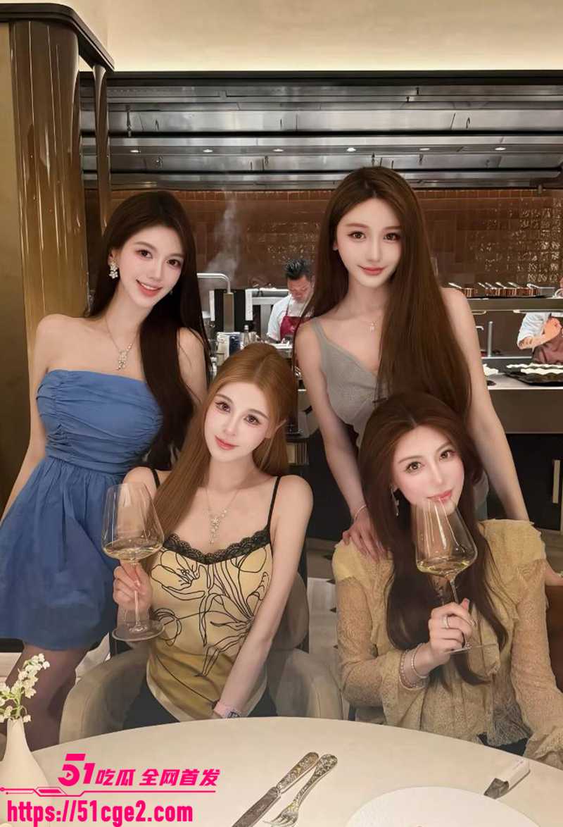 叶珂公开承认与黄晓明生有一女 8 叶珂公开承认与黄晓明生有一女 8