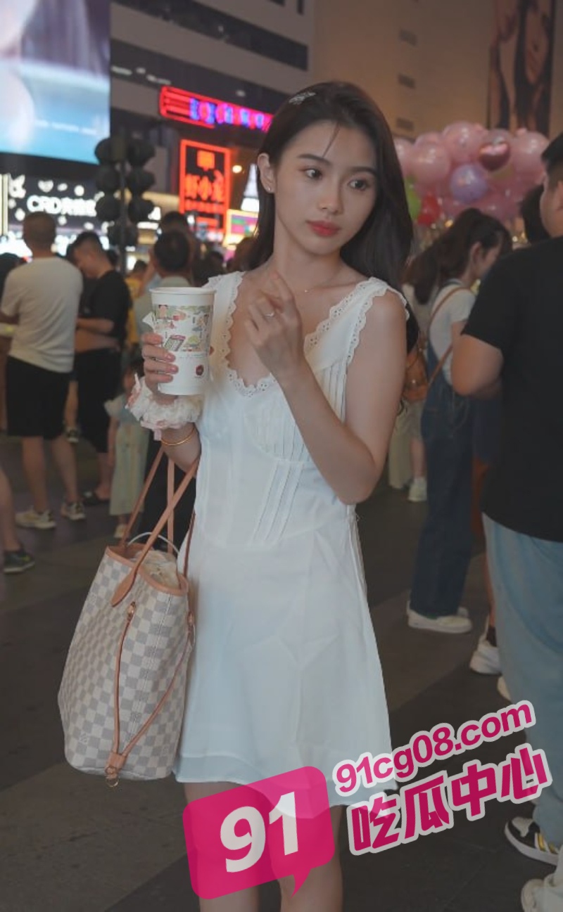 小仙女不干净了 白色连衣裙配白色内裤 仙气飘飘！