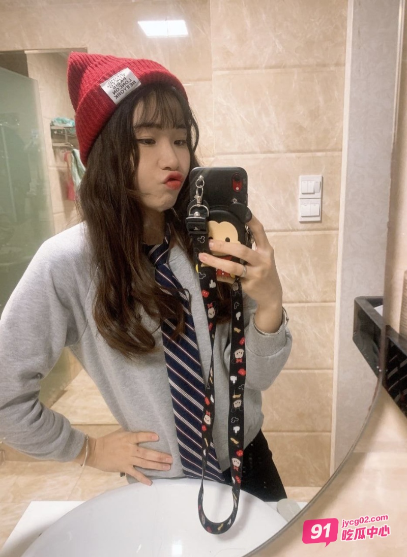淮南余文乐 就因女友喜欢吃棒棒糖 把她干到表情失控～